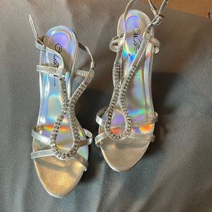 Silver thin heel